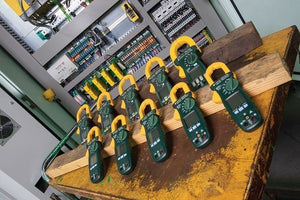 Pinza amperimétrica CA CM661
